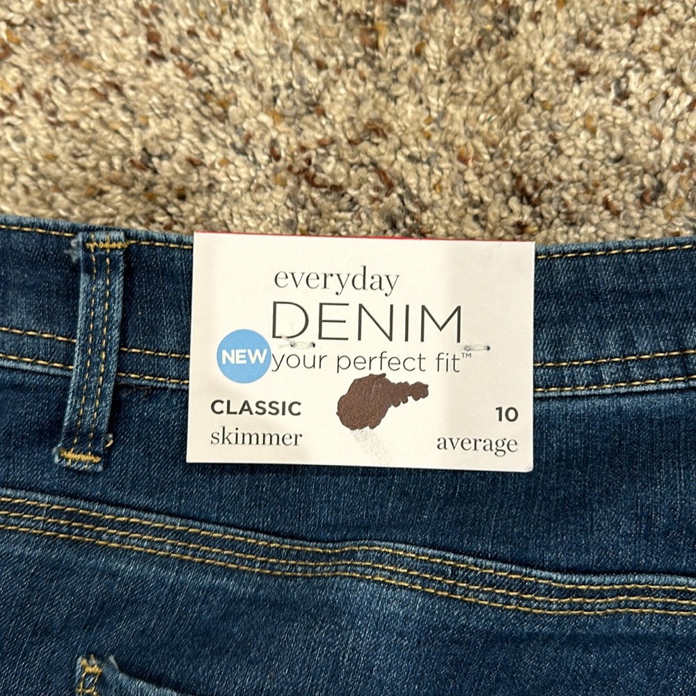Christopher & Banks Classic Skimmer Blue Denim Jeans
NWT - Picture 6 of 6